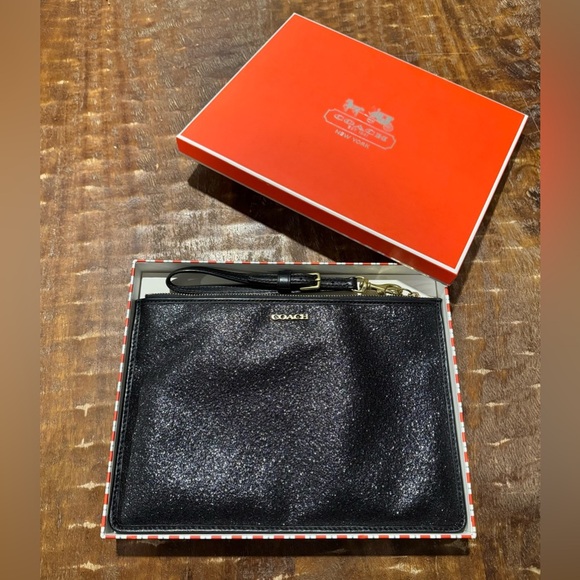 Coach XL Black Sparkle Leather Flat Zipper Pouch Wristlet Clutch Bag In Box - Picture 1 of 7